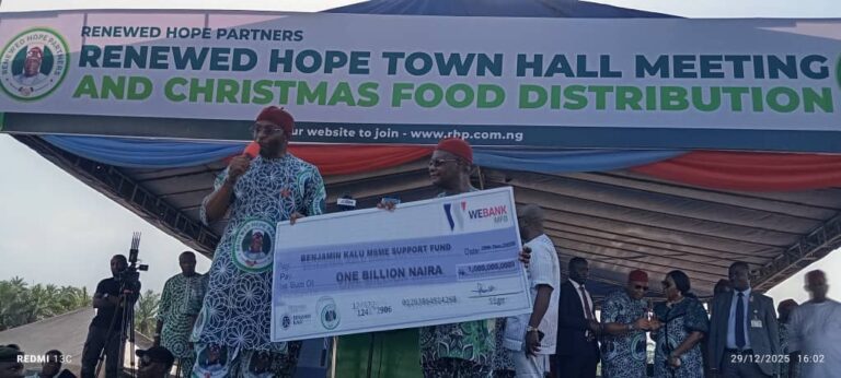 DEPUTY SPEAKER KALU DISBURSES ₦1 BILLION BUSINESS SUPPORT TO 2,000 ABIANS
