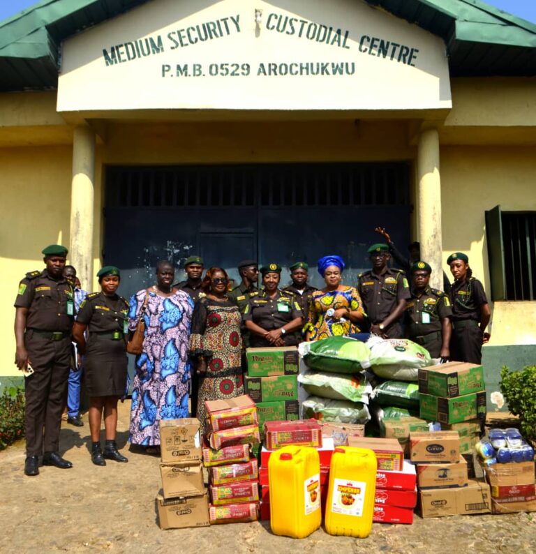 ABIA FIRST LADY TAKES HUMANITARIAN VISIT TO AROCHUKWU CORRECTIONAL FACILITY