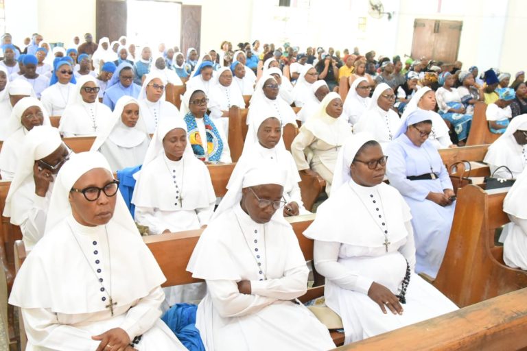 OTTI JOINS CATHOLICS FOR CHRISM MASS, URGES PVC REGISTRATION
