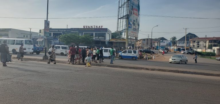 AWKA RESIDENTS DEMAND PEDESTRIAN BRIDGE AT REGINA JUNCTION TO CURB FATAL ACCIDENTS