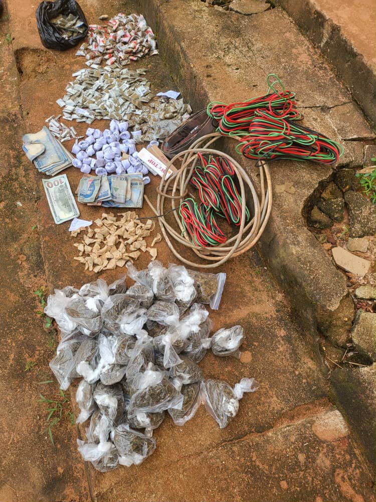 POLICE ARREST FIVE SUSPECTED CRIMINAL GANG MEMBERS IN ANAMBRA, RECOVER DRUG’S, CASH