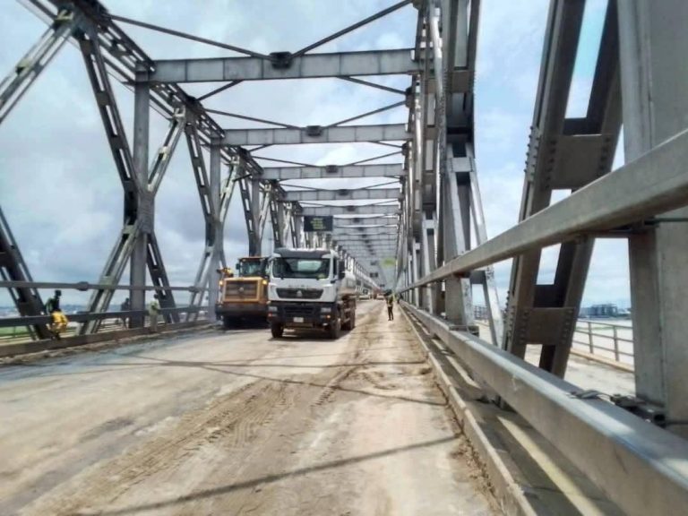 RAIN DELAYS REOPENING OF FIRST NIGER BRIDGE BY ONE WEEK